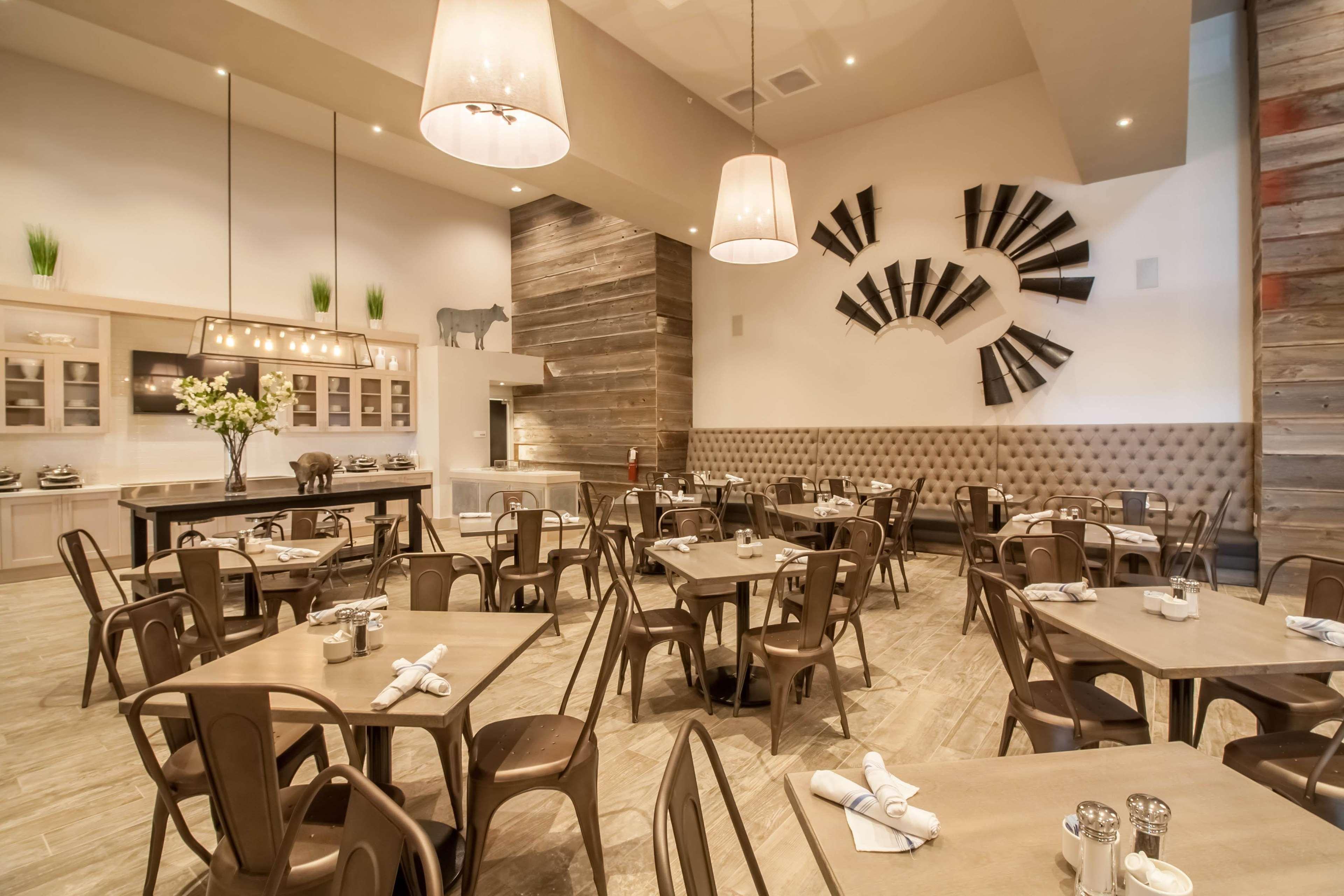 Hotel Renovo Des Moines Urbandale,Tapestry Collection Hilton מראה חיצוני תמונה