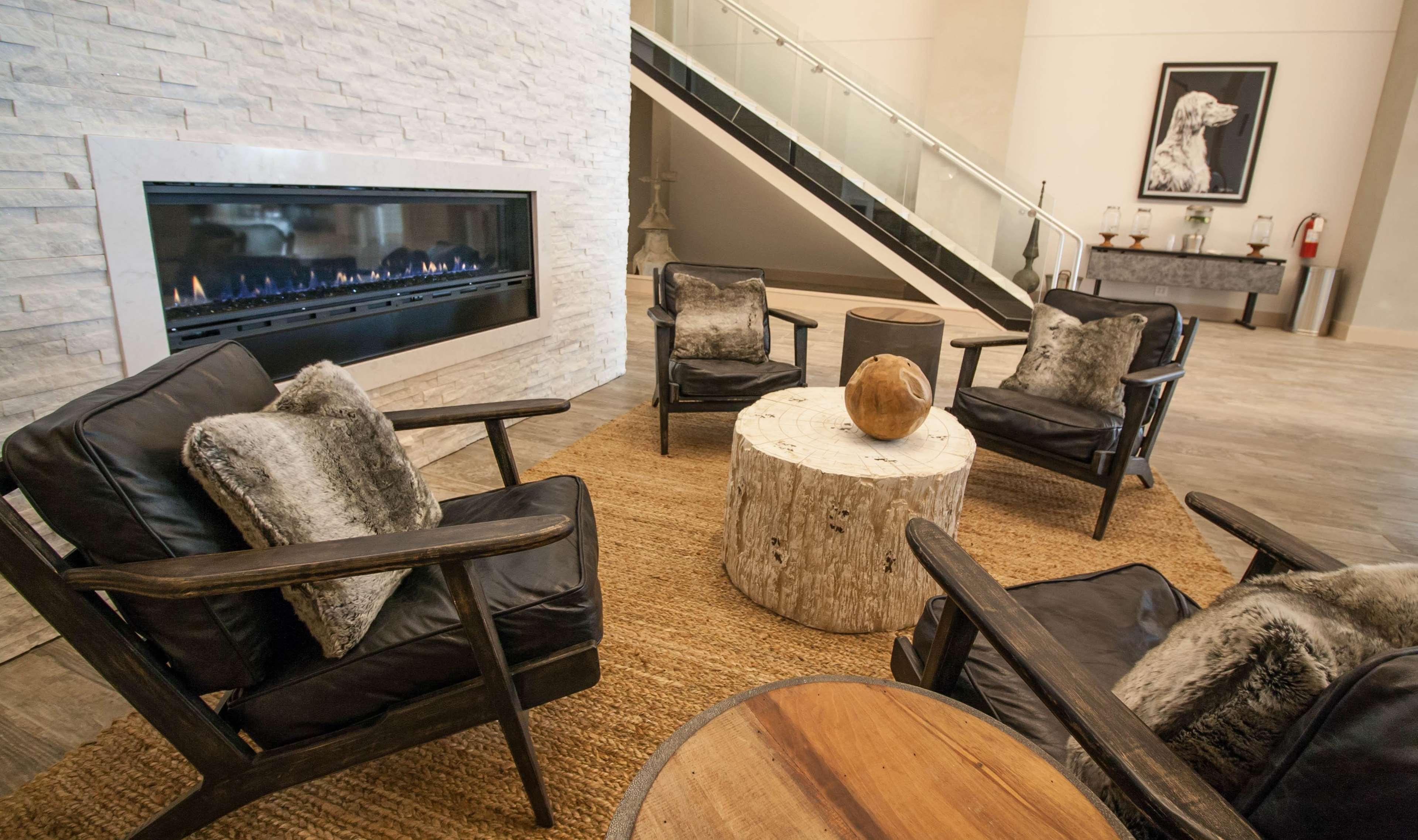 Hotel Renovo Des Moines Urbandale,Tapestry Collection Hilton מראה חיצוני תמונה